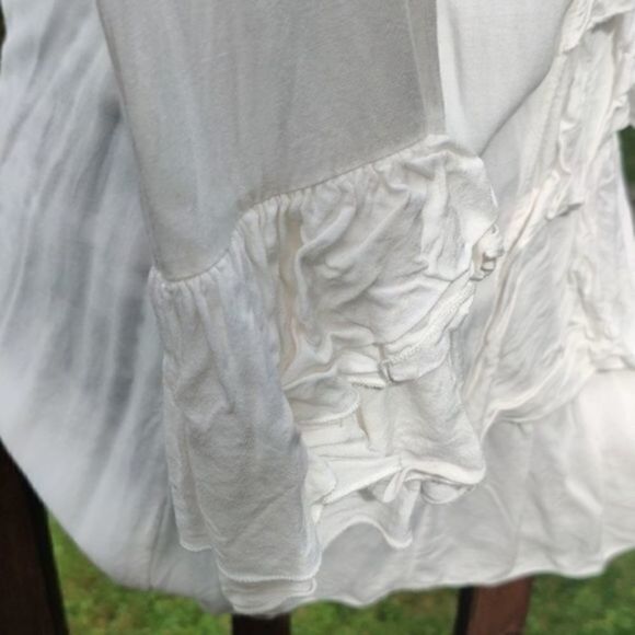 Women’s Ruffle Top - Picture 5 of 8